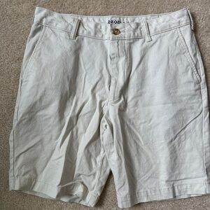 Izod saltwater shorts size 32 inseam 9.5. Worn once. Excellent condition.